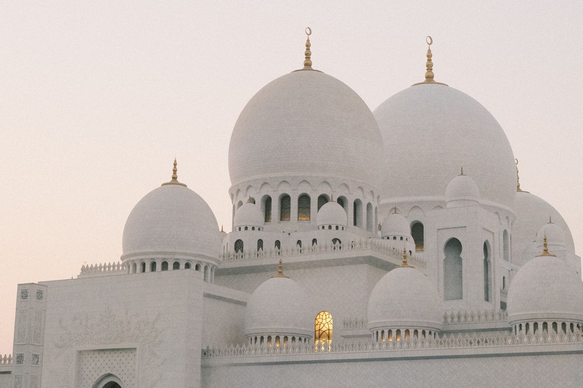 Sheikh Zayed Grand Mosque Abu Dhabi at golden hour